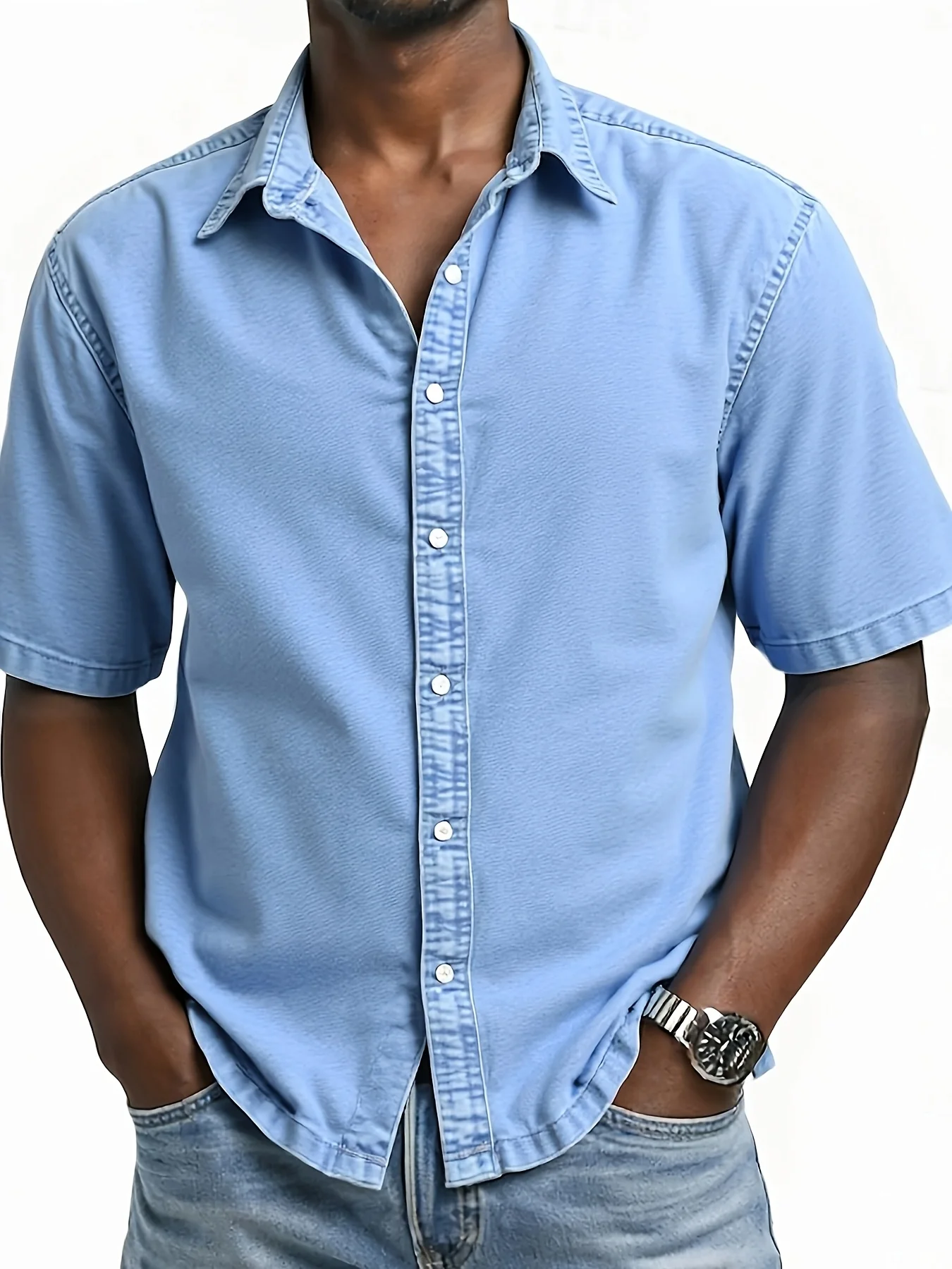 Camisa de manga corta de mezclilla de estilo vintage americano para hombre, ideal para el verano, con acabado lavado y desgastado, corte holgado con hombros caídos y solapa, diseño versátil y casual, perfecta para el uso diario, las vacaciones y el estilo urbano; se puede usar como prenda exterior o como capa interior.