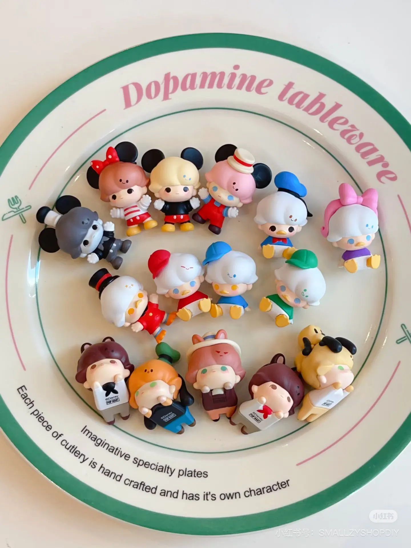 

Подлинная мини-фигурка Pop Bean Dimoo World × Disney Series, классическая мини-фигурка, коллекция модных украшений, игрушки в подарок