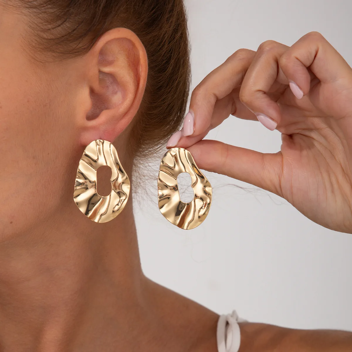 INS Style Ear Studs Liquid Metal Wrinkle Design Geometric Openwork Glossy Lightweight Women Jewelry