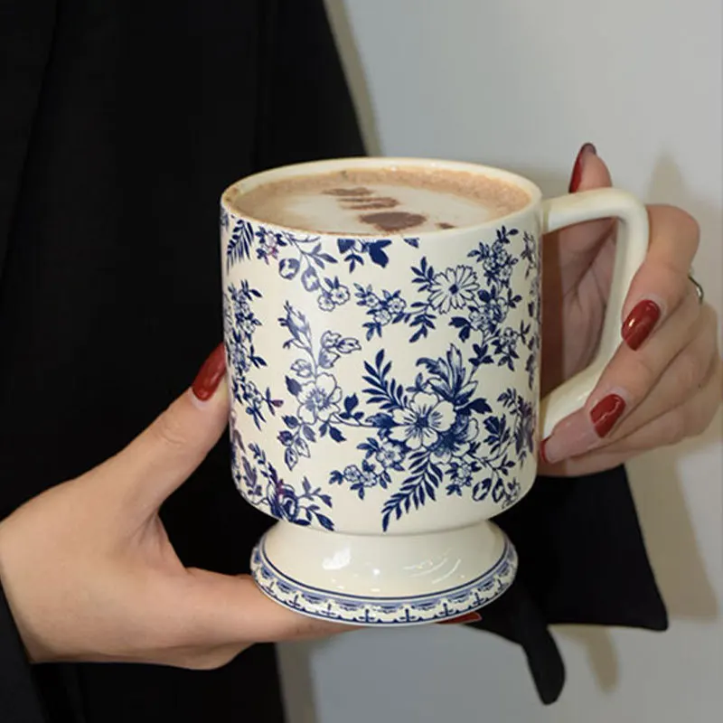 

Blue and White Ceramic Large Capacity Mug Ceramic Coffee Cup High Aesthetic Value Breakfast Cup Water Cup