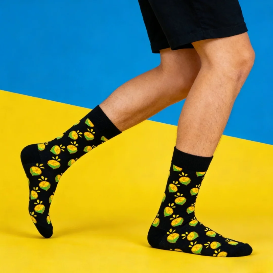 زوج واحد من جوارب منتصف الساق بنمط الليمون الطازج والمقش، عصرية ومميزة، مناسبة للجنسين على مدار العام