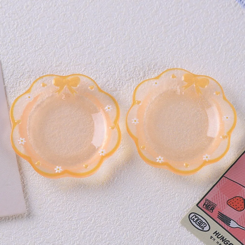 10 Pieces Mixed Mini Resin Plate Figurines Simulation Flower Edge Tiny Dish Model Dollhouse Tableware for DIY Micro Landscape