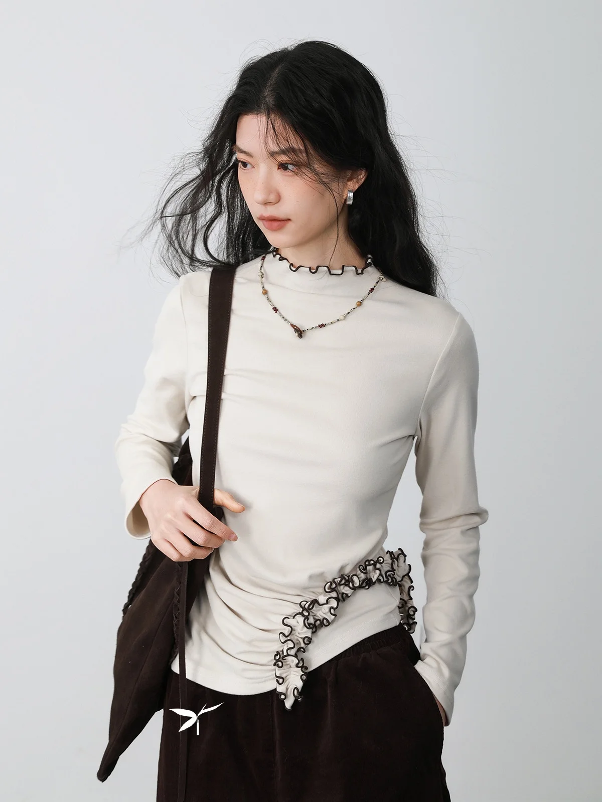 

Французская приталенная футболка с кружевной отделкой и принтом «Белый лотос» для женщин, с длинным рукавом, высоким воротником, стандартной длины