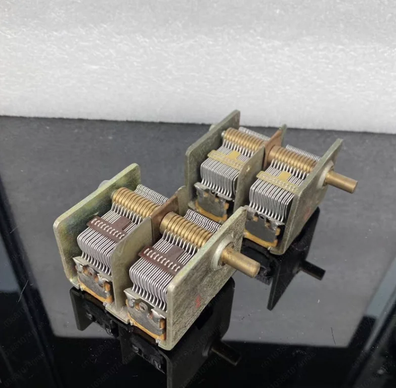 CB-2-365 2 * 20PF-3…