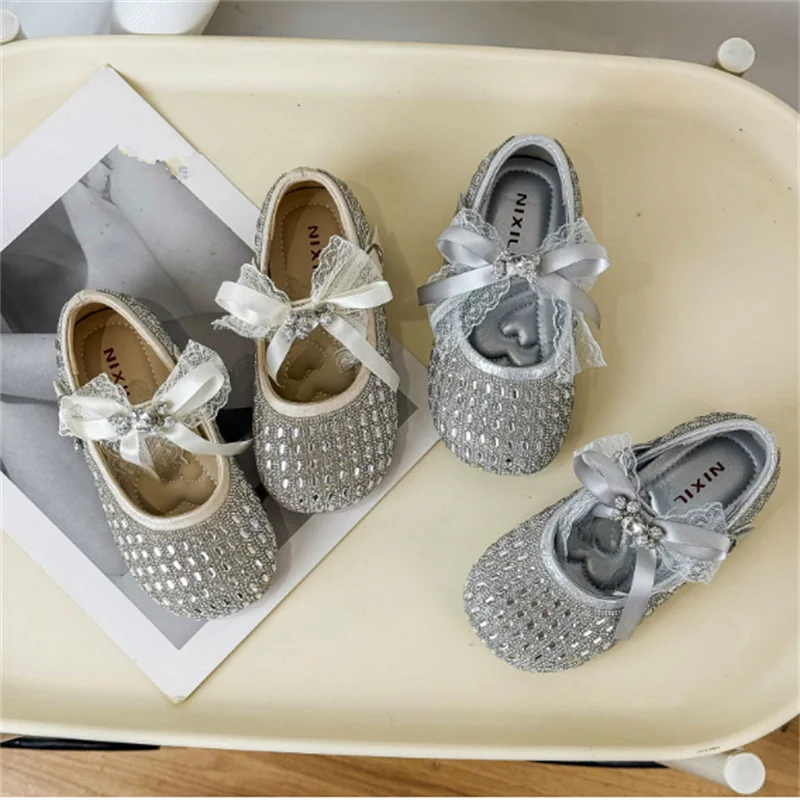 

2026 New Spring Children Shoes For Girls Leather Bow Rhinestone Princess Shoes Soft Sole Outdoor Fashion Kids Sneakers EU 26-33