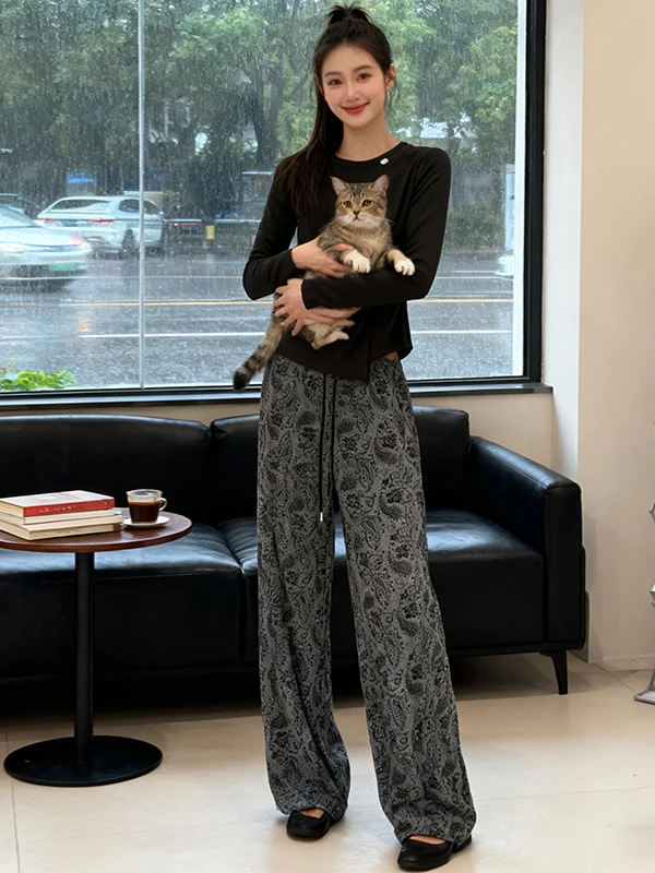 

Женский весенний комплект: черная облегающая футболка с длинным рукавом и широкие брюки с высокой талией, удобный повседневный стиль, комплект из двух предметов