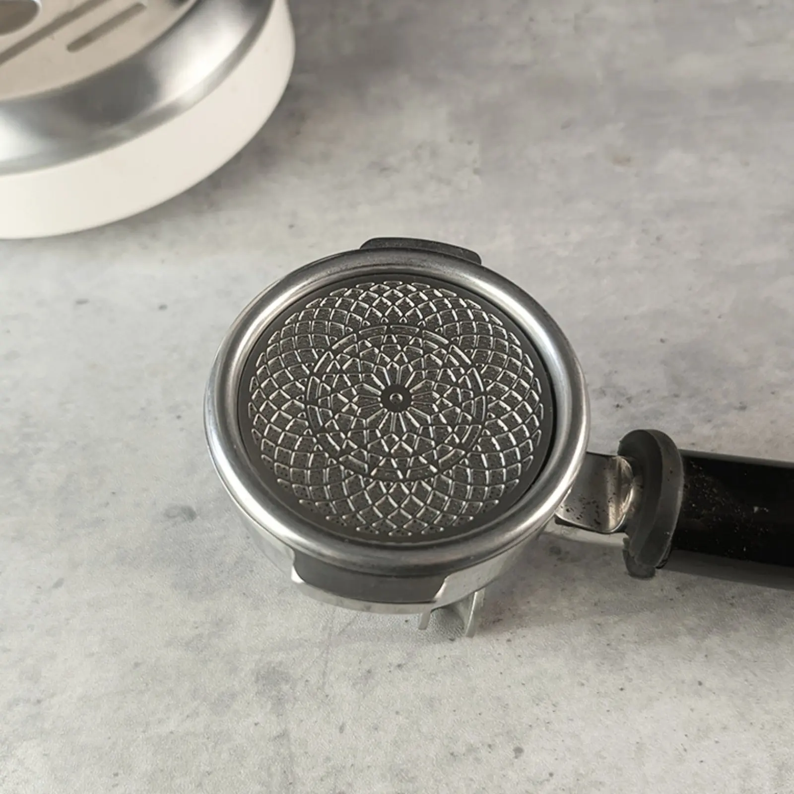 Coffee Water Distribution Screen Mandala Pattern Espresso Puck Screen Reusable Coffee Sieve Disc Improves Extraction