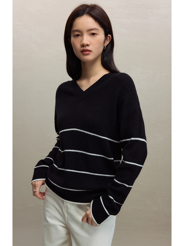 ZIQIAO Retro Cozy Black and White Striped Sweater for Women 2023 Autumn and Winter New V-neck Pullover Knitted Top Female