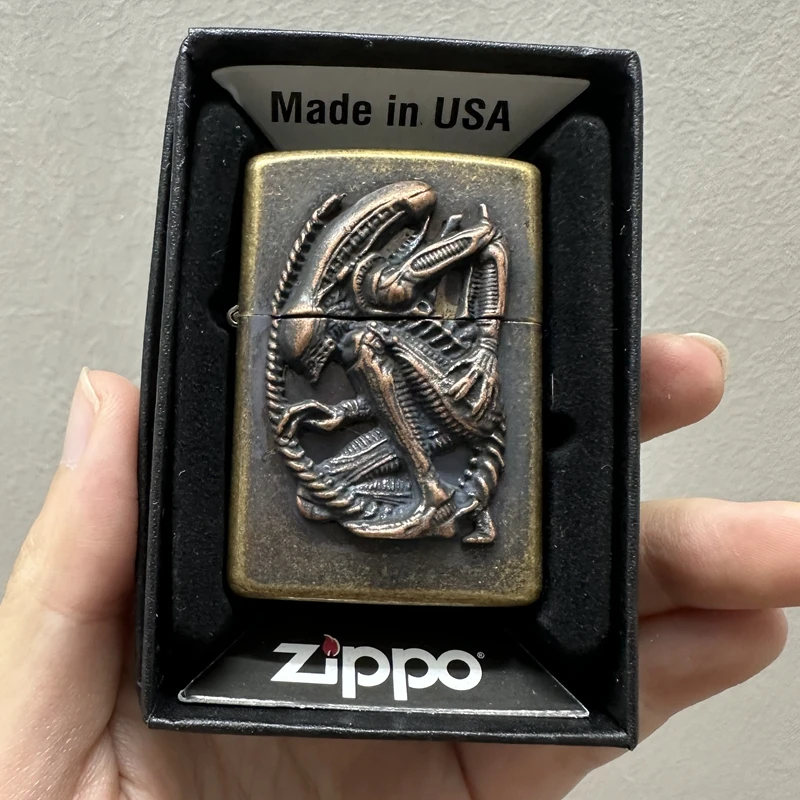 Zippo Lighter Alien 20th Anniversary Limited Edition: Ein Meisterstück der Feuerkunst im antiken Messing