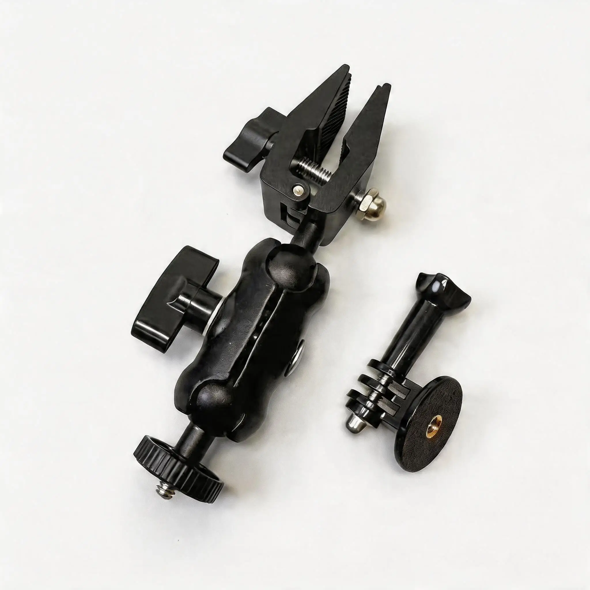 

Крепление-держатель для камеры на руль мотоцикла/велосипеда с двойным зажимом, монопод-селфи-палка для Insta360 X4 X3 X2 GoPro 12 11 10 9