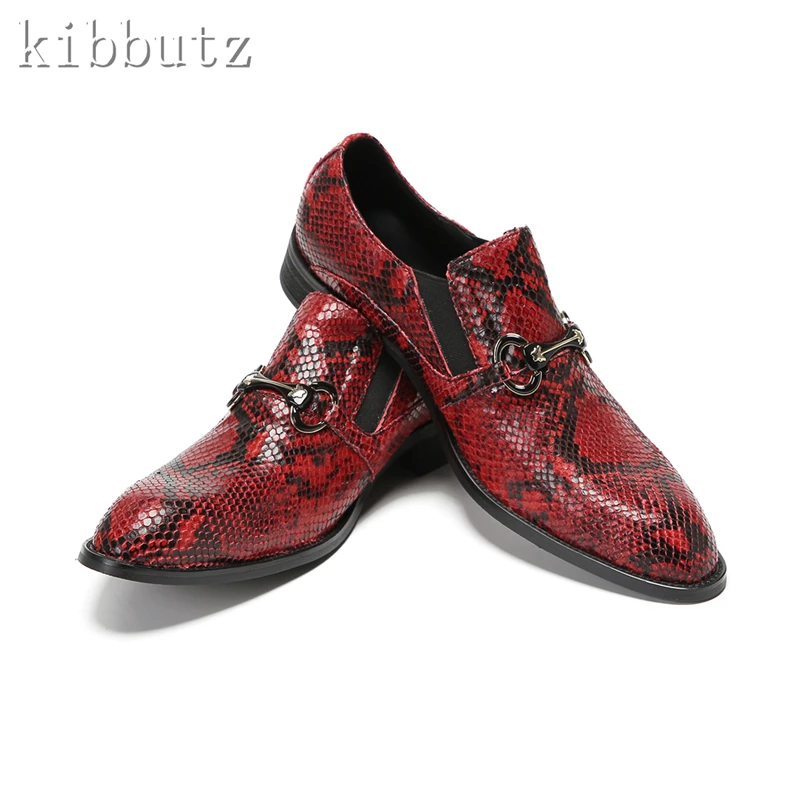 Mocassins de couro para homens, macios, sapatos para dirigir, estampas de pele de cobra, decoração metálica, vestido Oxfords, designer, novo