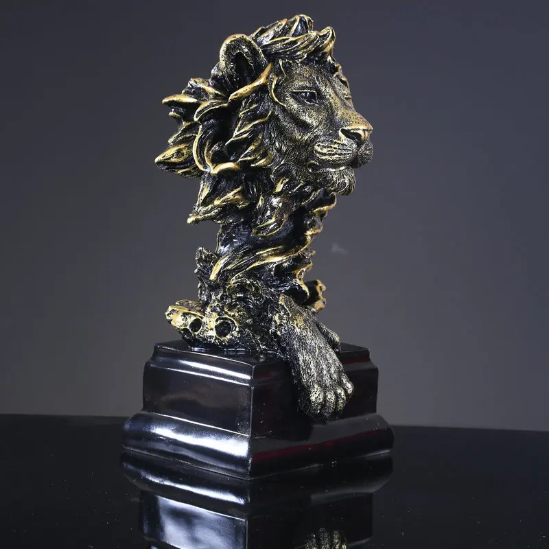 Animal Sculpture Home Living Room Entrance Proch Decoration Furnishings European Modern Lion  Statue Crafts regal