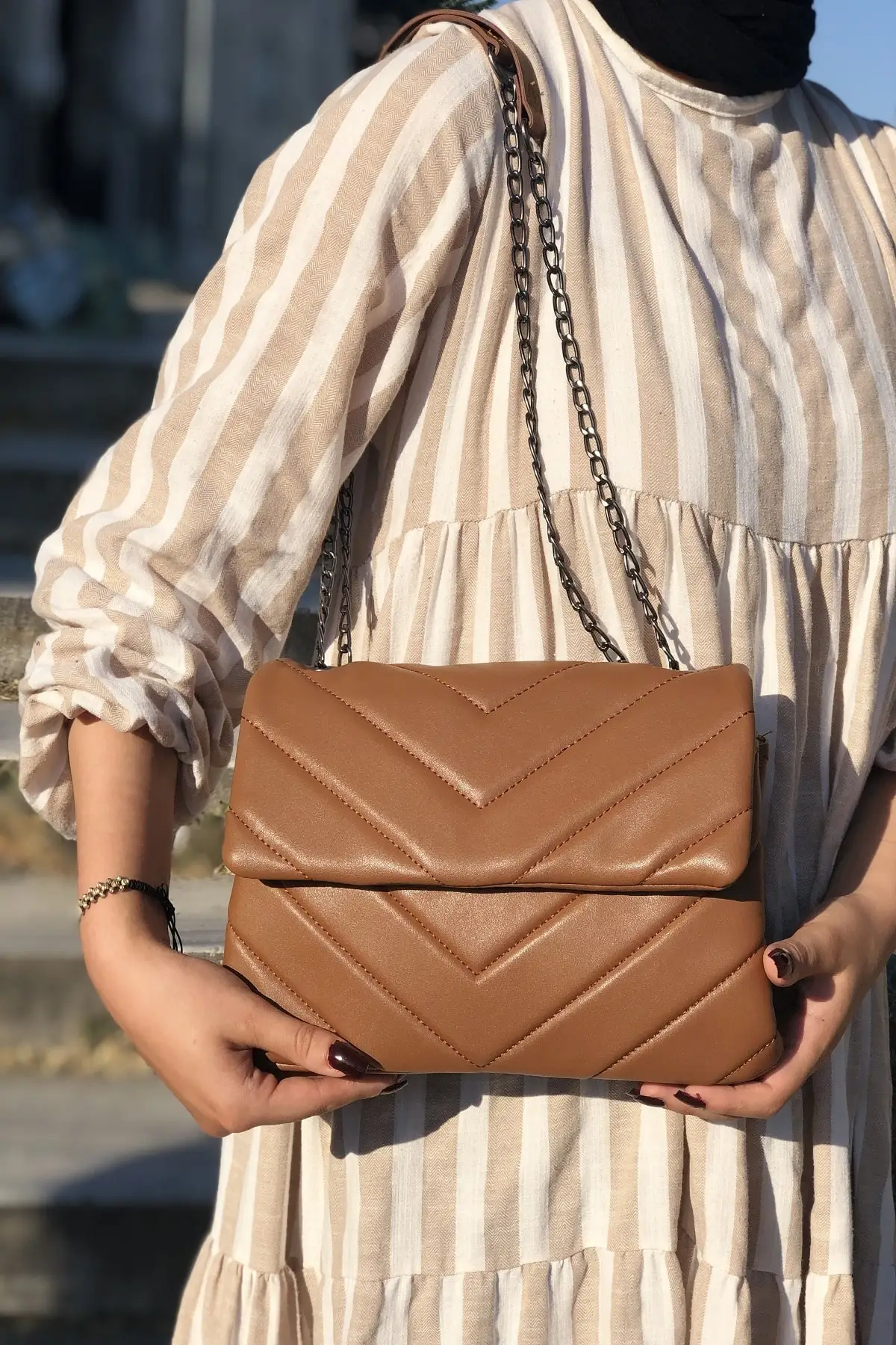 Tas Bahu Tali Rantai Bordir Tan V Wanita Tas Musim 2022 Kualitas Tren Mode Tas Wanita Muda Lengan Panjang Berpola