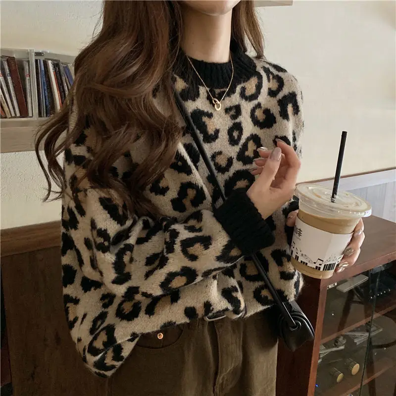 Women\'s Pullover Round Neck Leopard Knit 2023 Autumn and Winter Vintage Loose Long Sleeve All Match Sweater Tops Female Clothing