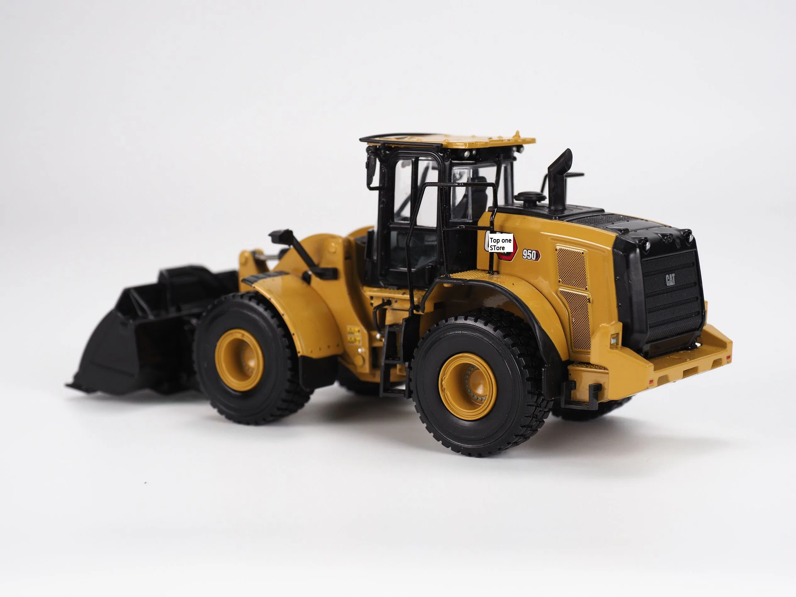 DM 950 Wheel Loader 1:50 Scale Metal Model By DieCast Masters Gift 85770 New in Box