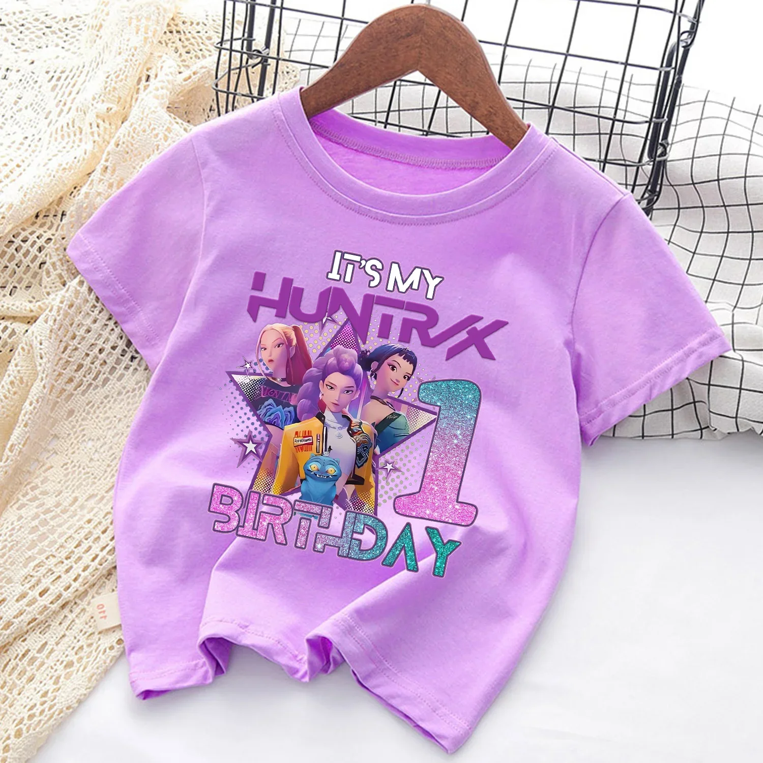 تي شيرت KPop Demon Hunters للأطفال على شكل عيد ميلاد تي شيرت علوي للفتيات والأولاد ملابس أرجوانية بأكمام قصيرة كرتونية هدية ملابس للأطفال