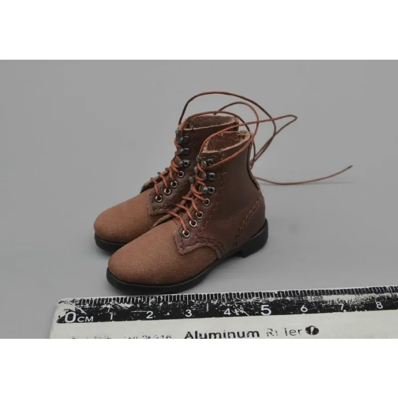 

Модель ботинок DID D80180 в масштабе 1/6 для 12-дюймовой фигурки немецкого солдата времен Второй мировой войны.