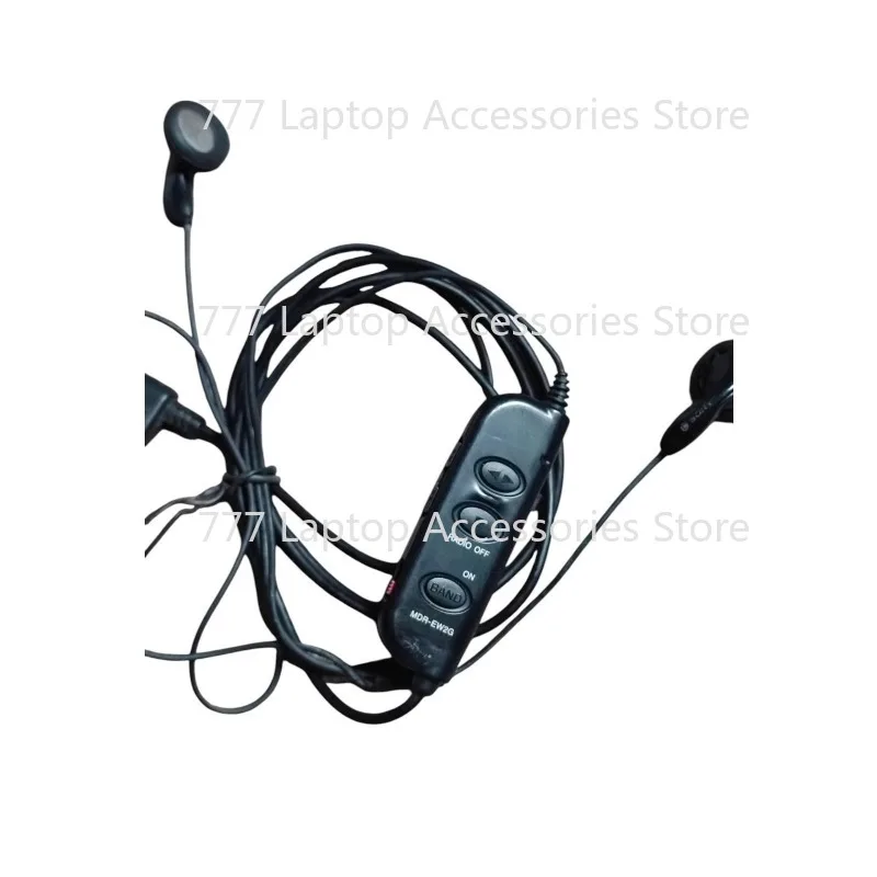 

Б/у пульт дистанционного управления и наушники (MDR-EW2G) для WALKMAN WM-GX512 GX622