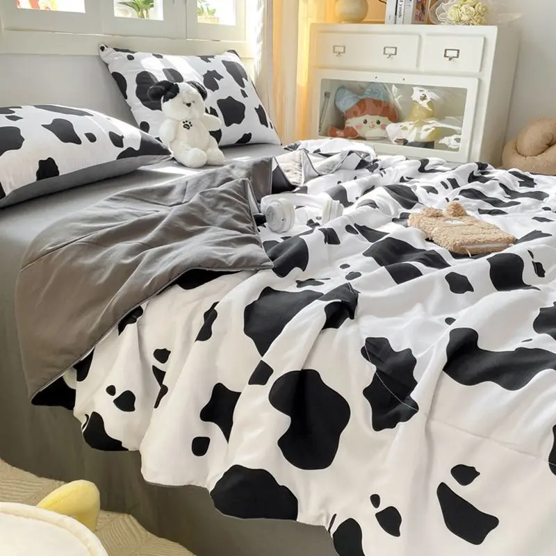 Nordic Style Cow Pattern Washed Cotton Summer Quilt with Air Conditioning, Machine Washable Summer Cool Quilt