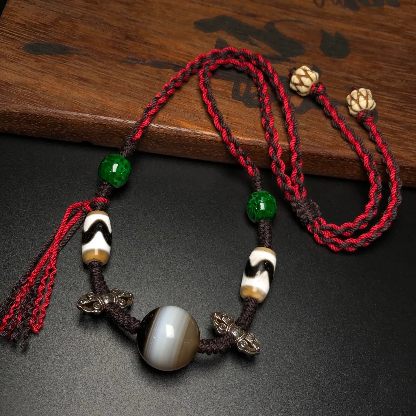 Tibetan Agate 1 Stripe Healer Medicine Dzi Bead Amulet Necklace Pendant Z1961