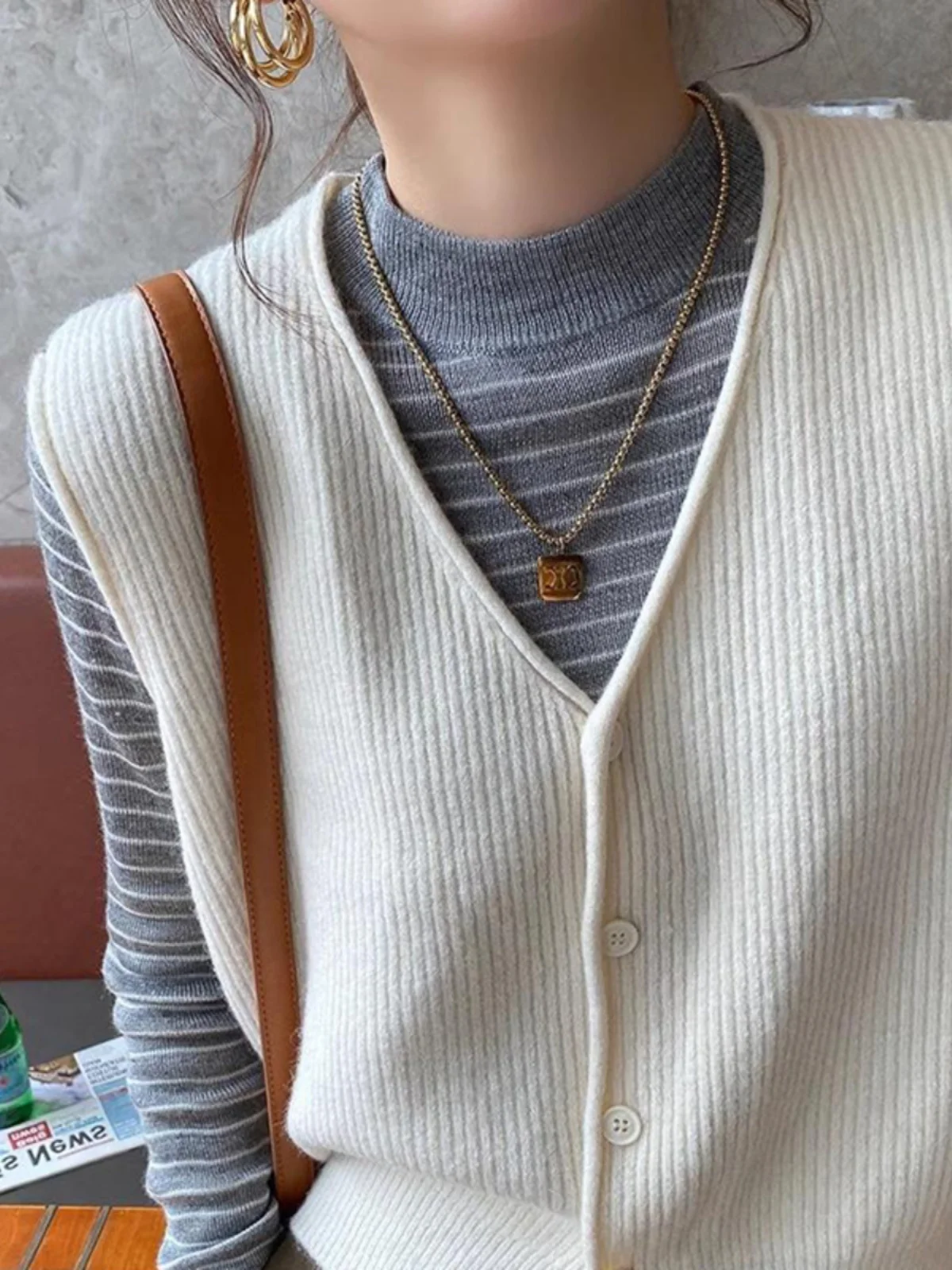 

Women's Knitted Vest Top Layering Svel Outerwear Faionable Spring Autumn New Sle V-Ne Button-Up Regular Length