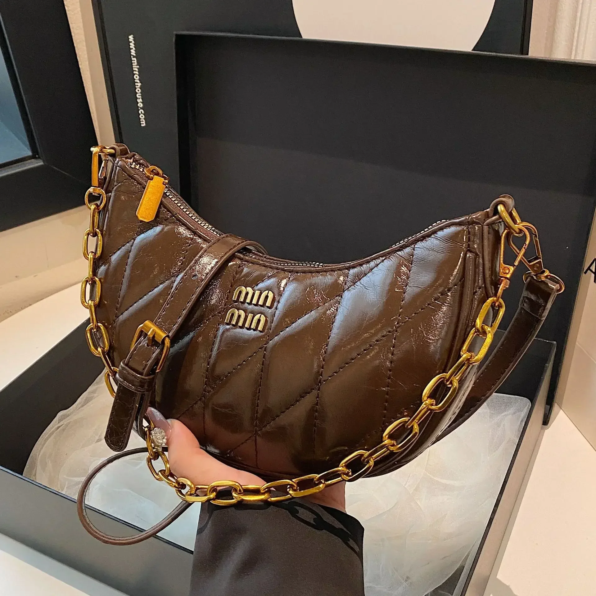 

New in 2025 Spring - Summer! Women's Retro Diamond - patterned Shoulder Bag - Niche Design, High - end Portable Dumpling Style