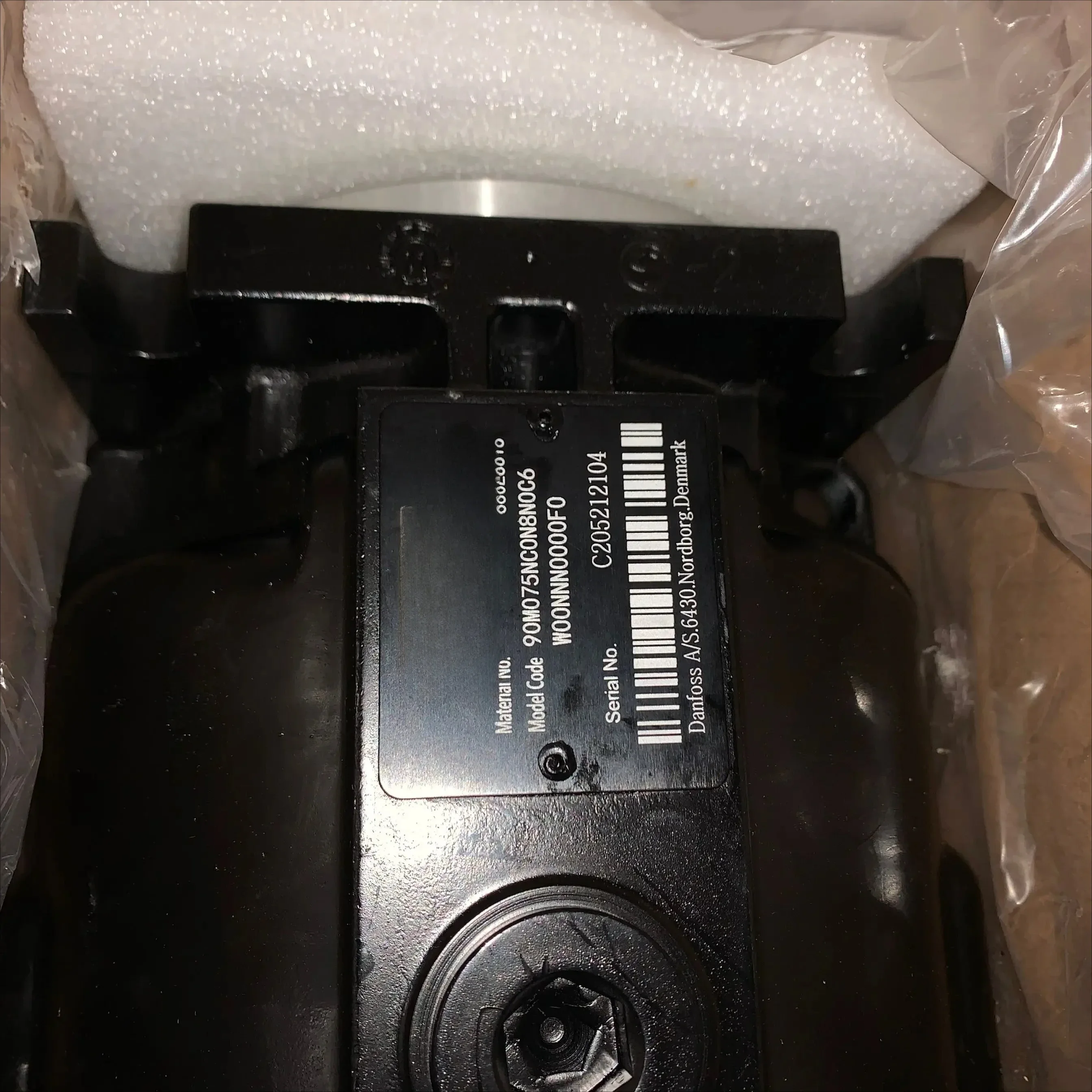 

83023313 90M075NC0N8N0C6W00NNN0000F0 ORBITAL motor original motor large stock 90M075 series