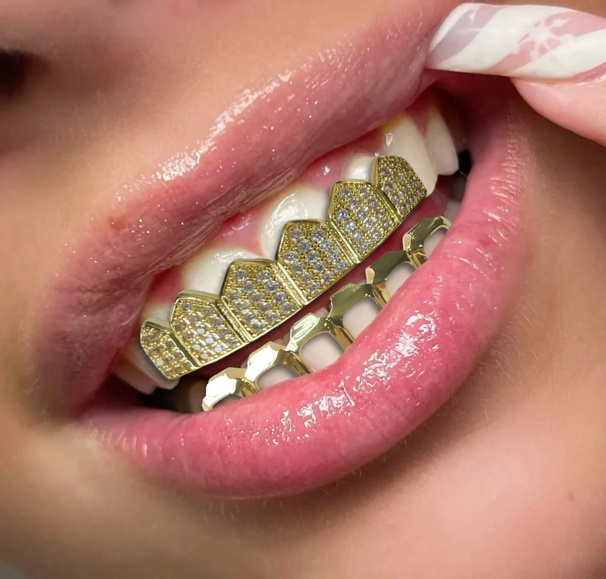 

Hip-Hop Teeth Shining Zircon Upper Teeth/Hollowed-Out Lower Teeth Shining Grill Teeth Accessories Rap Style Holiday Party Gifts