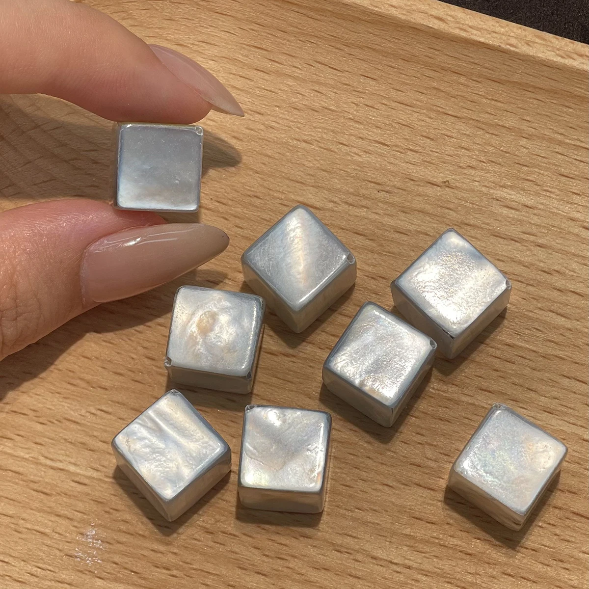 1pc Natural Mother of Pearl Cube Beads 12x12mm Diagonal Hole White Shell Square Beads for Jewelry Making Bracelet Necklace DIY