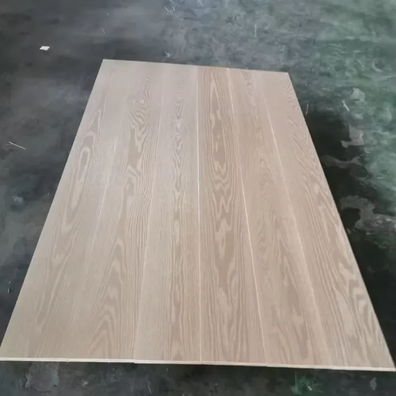 High Quality and Modern Design Nature Oak Wood Floor for Bedroom Indoor Use Engineered Oak Wood Flooring 15mm Thickness