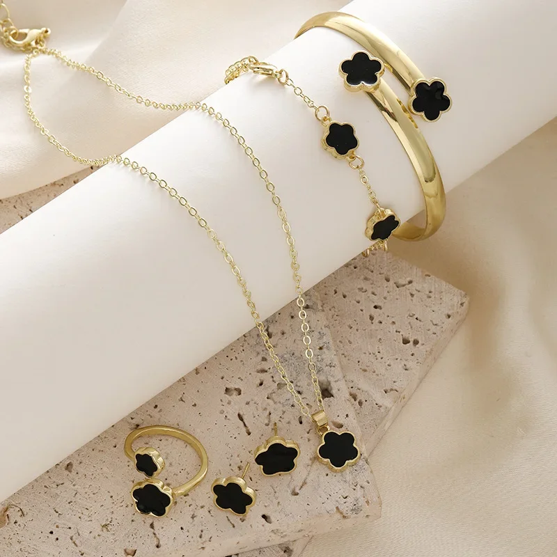 Lucky Five-petal Flower Clover Earrings Necklace Ring Bracelet Five-piece set for Woman Fashionable Accessories Party Jewelry