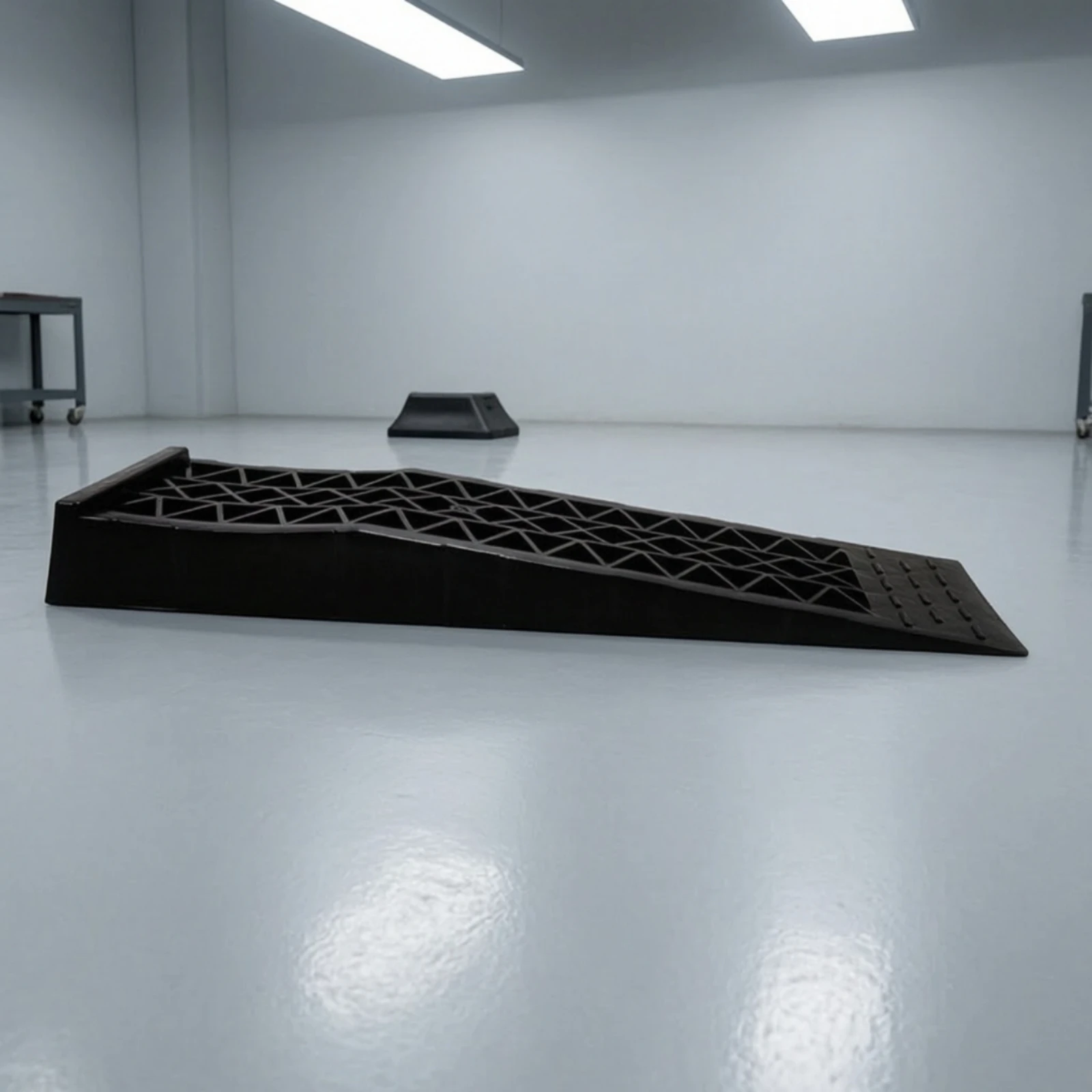 Wedge-Shaped Plastic Car Ramp Lightweight PP Plastic Automotive Ramp Heavy Duty Low-Rise for DIY Mechanics, Garage, Driveway