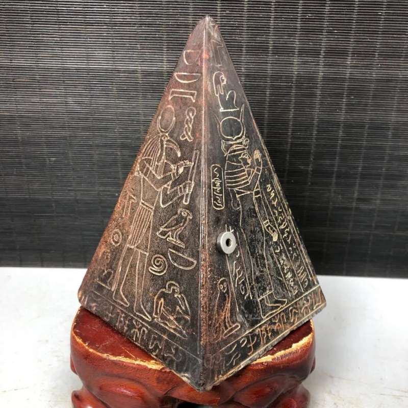 Antique miscellaneous items, distressed handicrafts, iron and stone pyramids, Mayan cultural ornaments