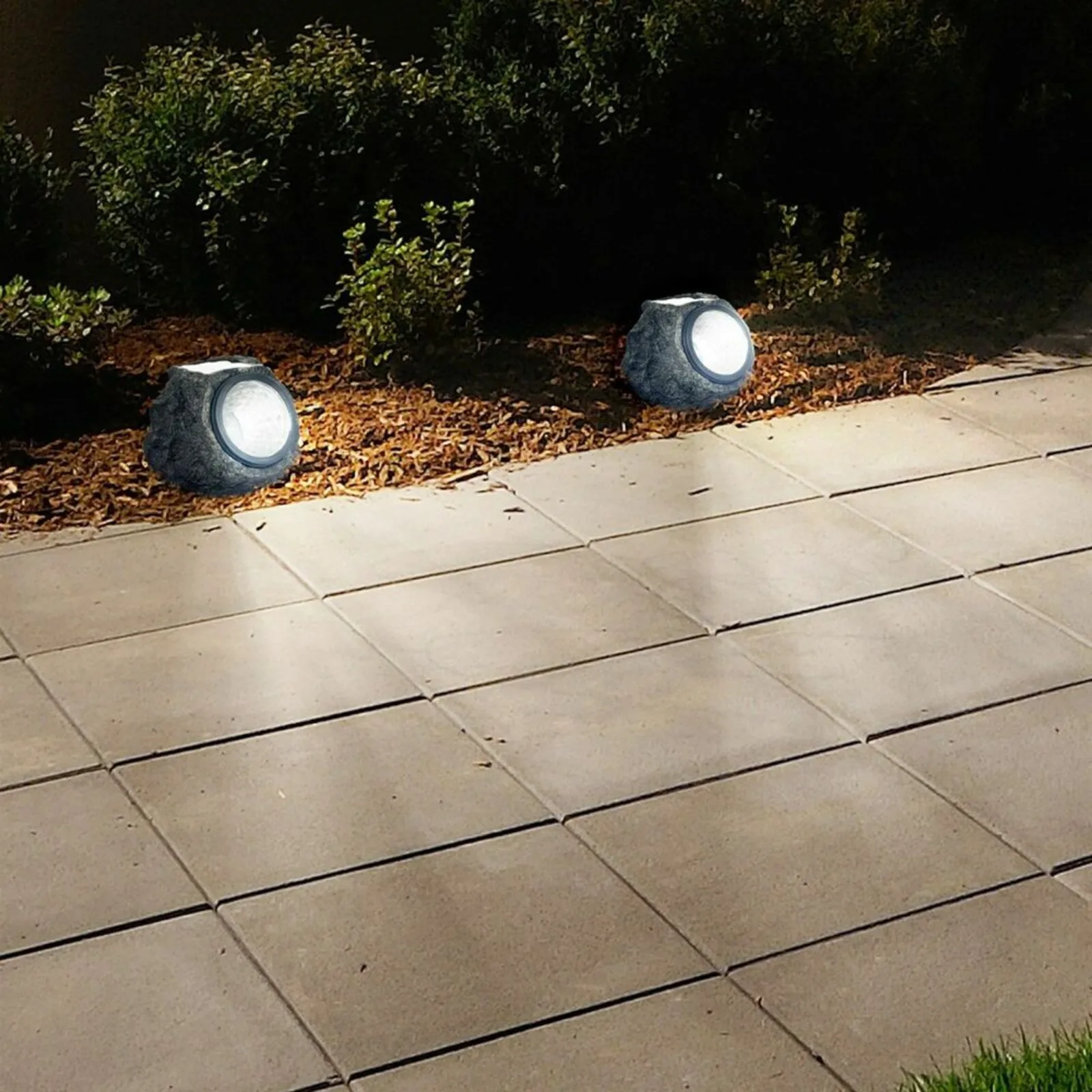 US 4 sets of LED solar landscape lights look like rocks-