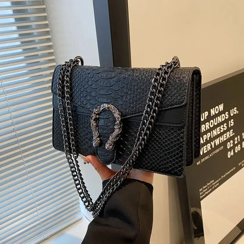 Retro Style Fashion Chain Shoulder Bag for Women Snake Pattern Crossbody Small Square Bag Trendy Accessory