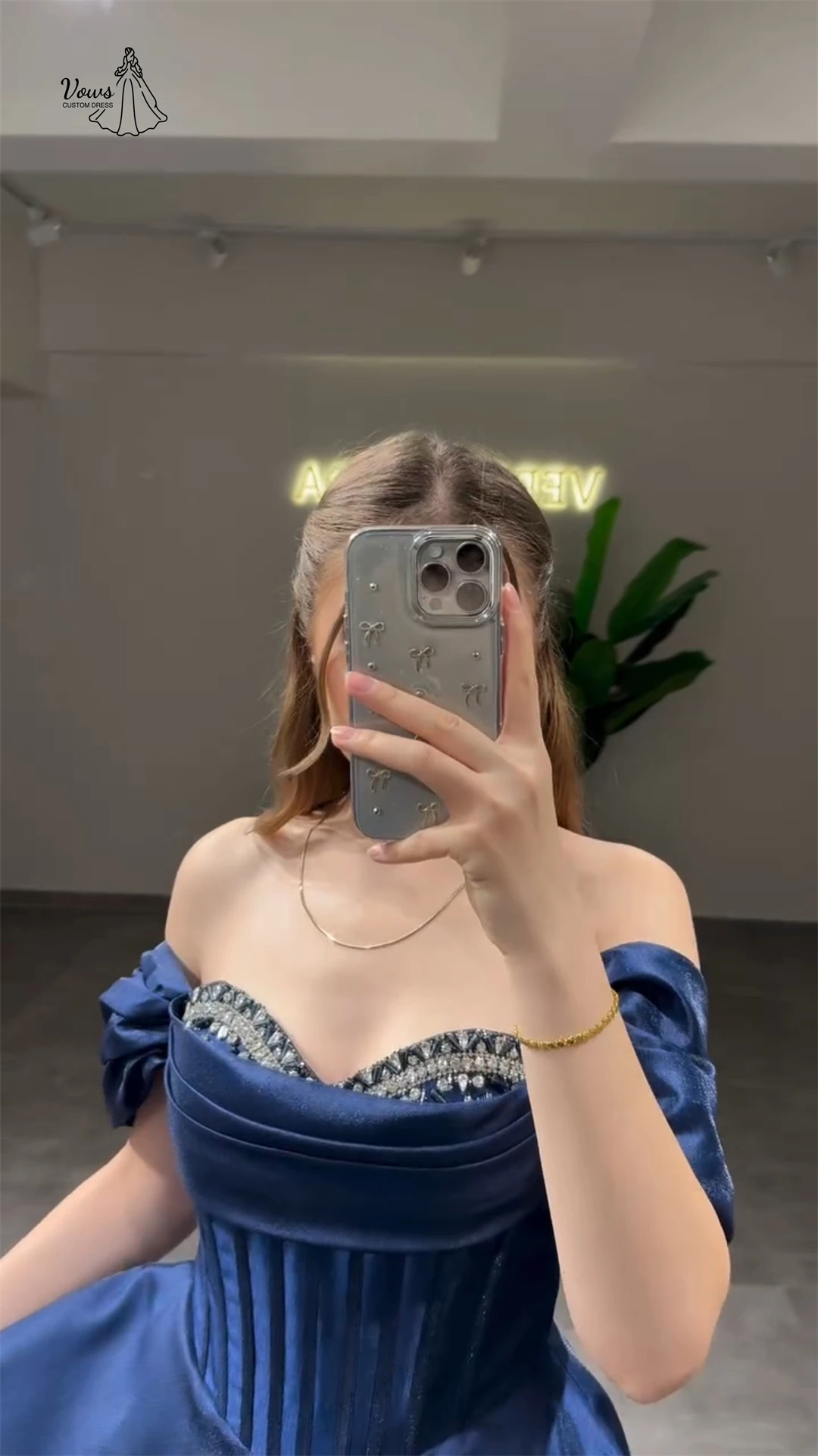 فساتين زفاف الضيوف من Vows Dubai 2025 امرأة كتف بطاقة كلمة مصنوعة حسب الطلب فساتين الأكثر فخامة لحفلات الزفاف من الساتان والحفلات الراقصة