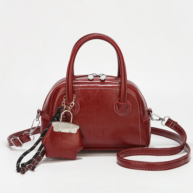 

Portable bowling bag women's 2025 new spring and summer fashion texture shell bag