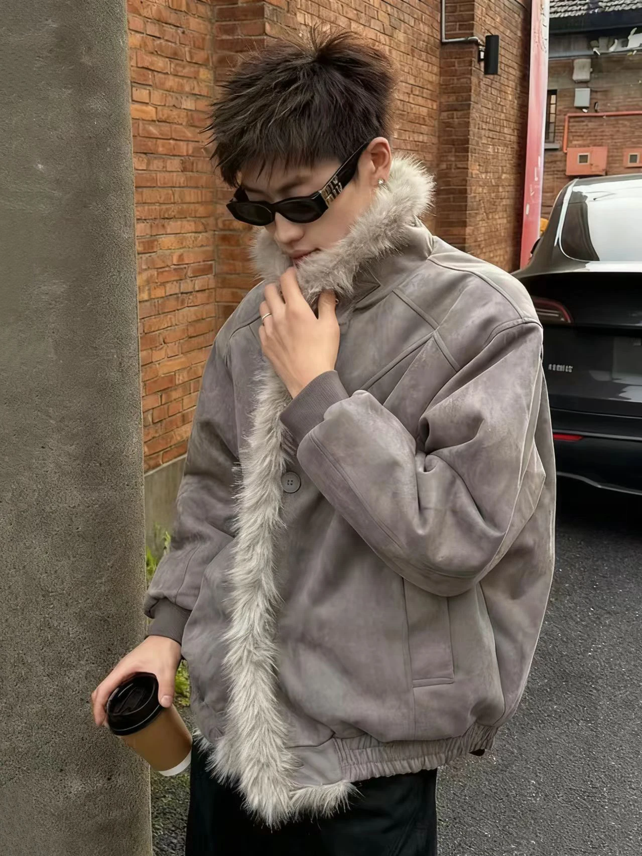 معاطف رجالية جديدة لخريف وشتاء 2025 سميكة ودافئة أنيقة سترات راقية بياقة واقفة معاطف من القطن بياقة من الفرو الصناعي