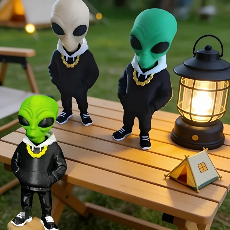 1 Stück grüne Alien-Figur mit Taschen-Design, 3D-gedruckte Alien-Dekoration, Alien-Figur in schwarzer Kleidung, stehende Figur, Tischdekoration, Schreibtischdekoration, Heimdekoration, geeignet für den Einsatz auf dem – Detail 2