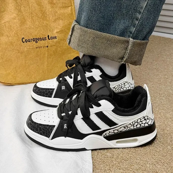 Men's Casual Shoes 2026 New Spring Air-Cushioned White Thick-Heeled Height-Increasing Sneakers Rubber Outsole  men shoes