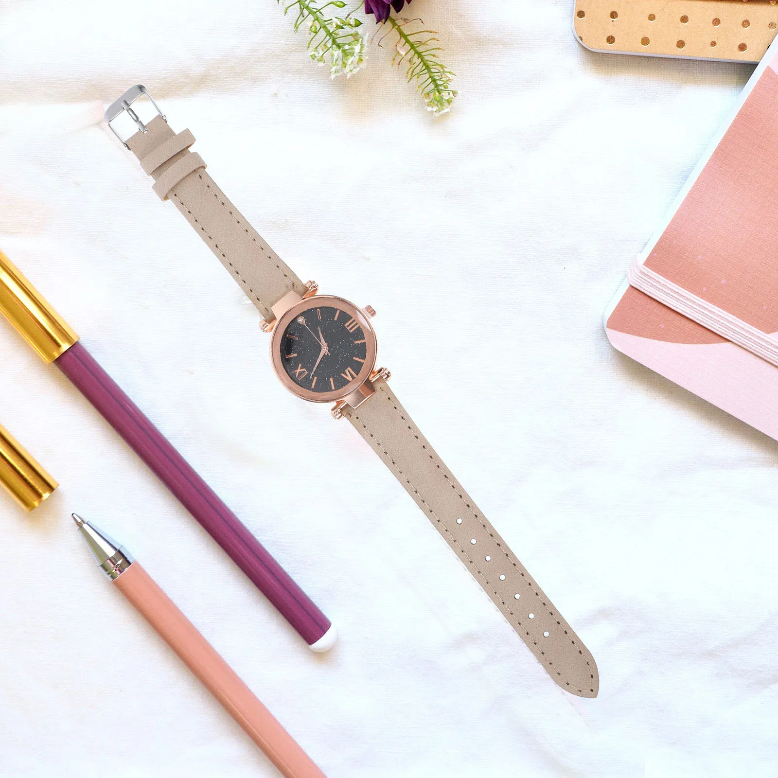 

Night Light Quartz Watch Colorful Dial Compact Women Watch Wear Resistant Portable Wristwatch Daily Use Female Supply