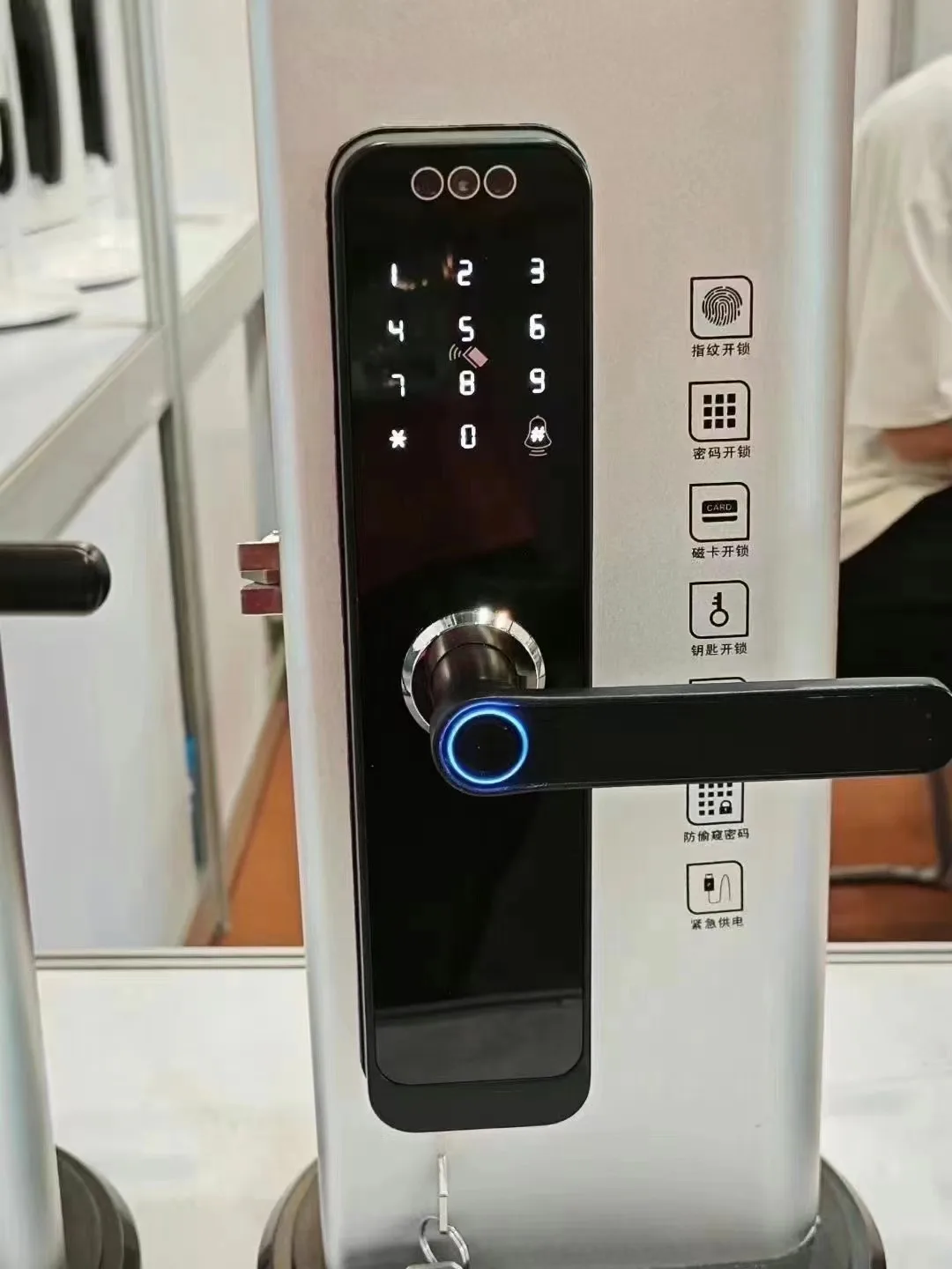 002 Inteligentes Wifi Tuya Smart Life App Controlled Mortise Lock Safe Smart Door Lock with Camera for Steel or Brass Door