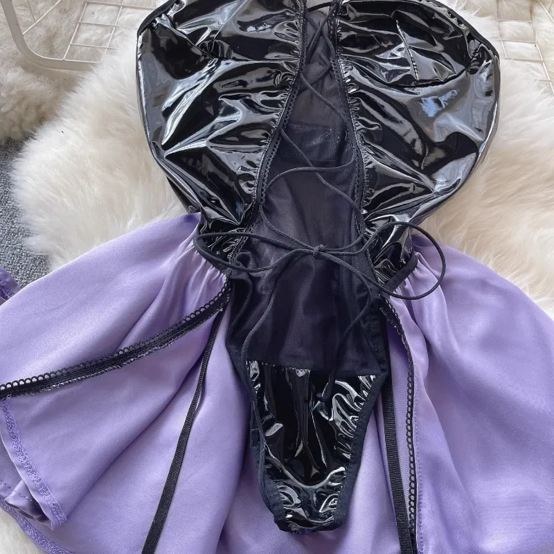 女性のための光沢のあるパテントレザージャンプスーツ,透明なパッチワーク,オープンクロッチと取り外し可能なセットを備えた裸の肩を持つジャンプスーツ