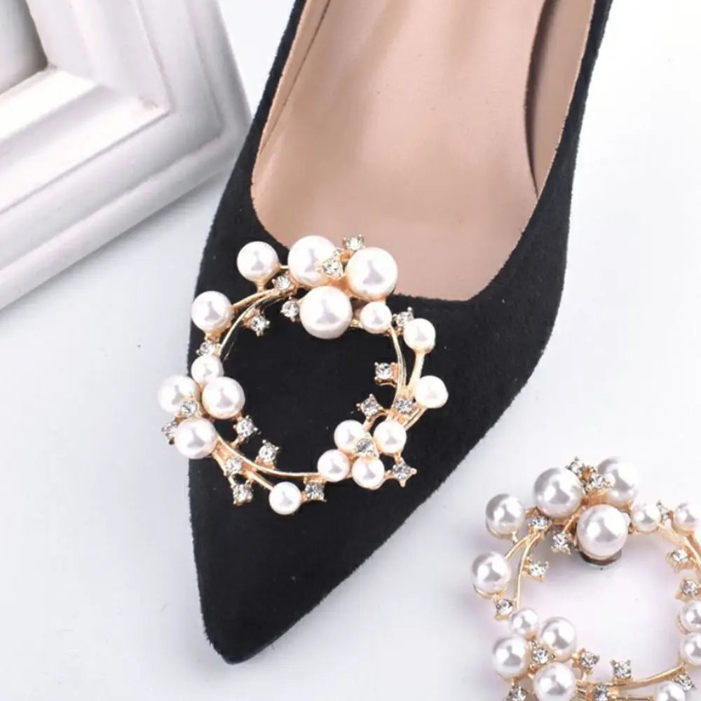 1Pair Pearl Rhinestone Bridal Shoes Flower Classic Temperament DIY Shoe Buckle Shoe Accessories High Heels Jewelry Buckle