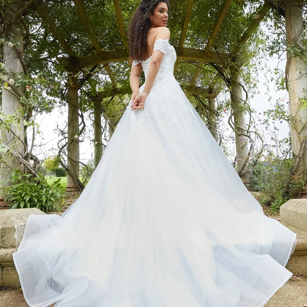 Abiti da sposa senza maniche senza spalline con spalle scoperte Applique in pizzo A Line Abiti da sposa personalizzati aperti sul retro Nuovi abiti da sposa