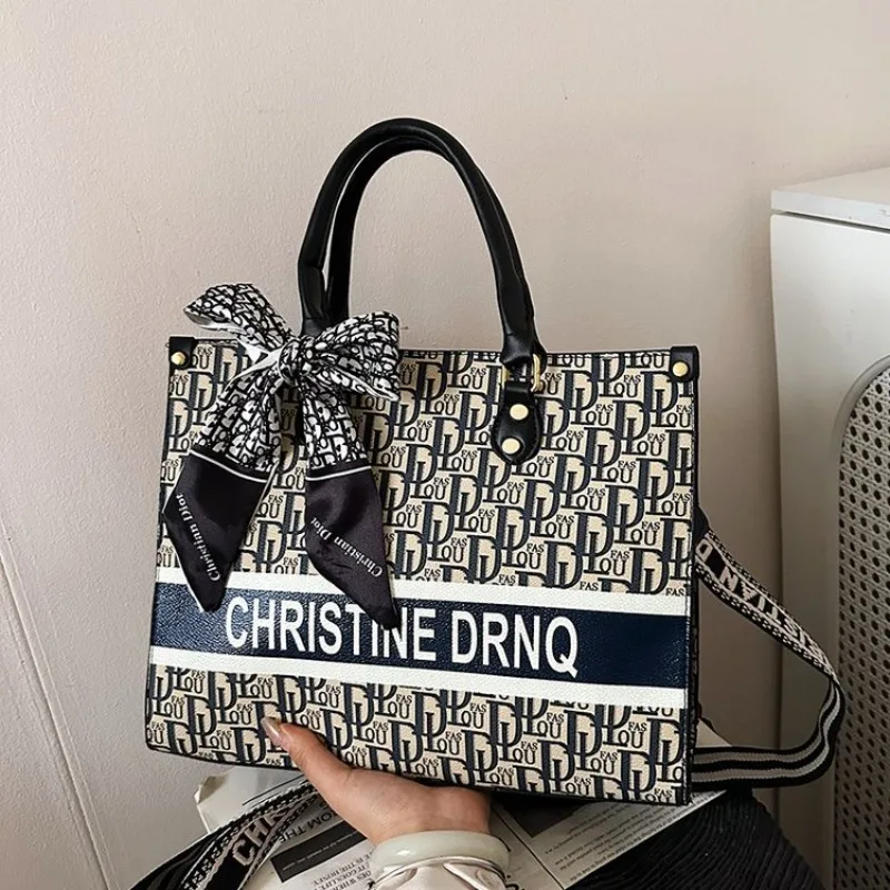 

Luxury Elegant Diaper Bag For Women Designer Crossbody Bag Minimalist Vintage Tote Leather With Letter Logo Embellishment