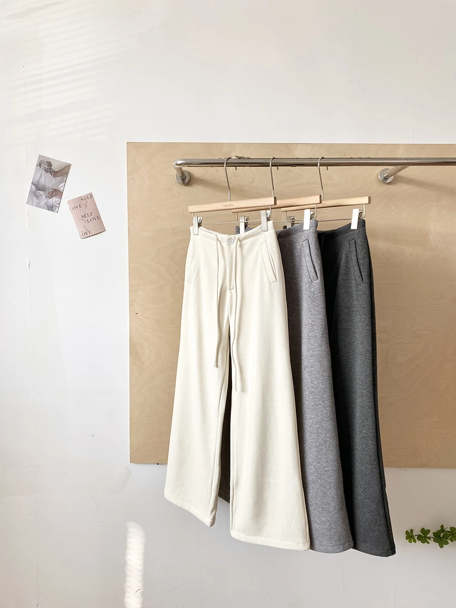 

Зимние модные корейские брюки с высокой талией и широкими штанинами 2025 года, женские однотонные повседневные брюки, утепленные флисом, стройнящие