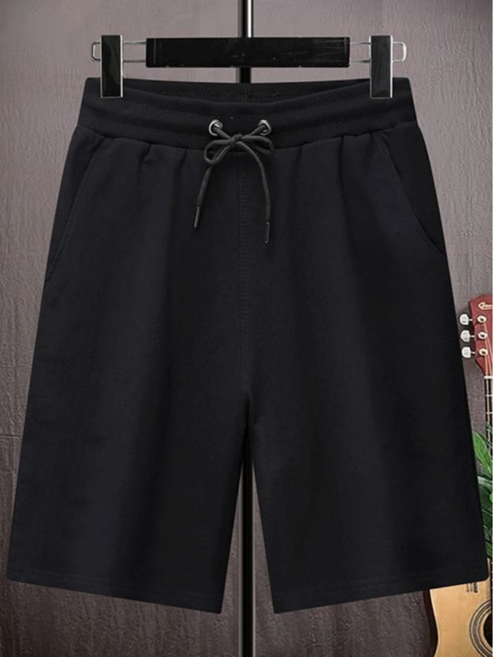 

High-Quality Heavy-Duty 97% Drawstring Shorts for Men Featuring Pockets Solid Black Color Loose-Fitting and Versatile for Summer
