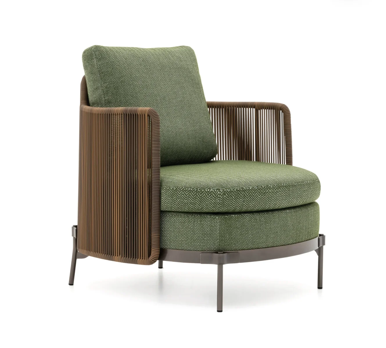 

Уличное кресло из ротанга с каркасом из нержавеющей стали и тканевой обивкой