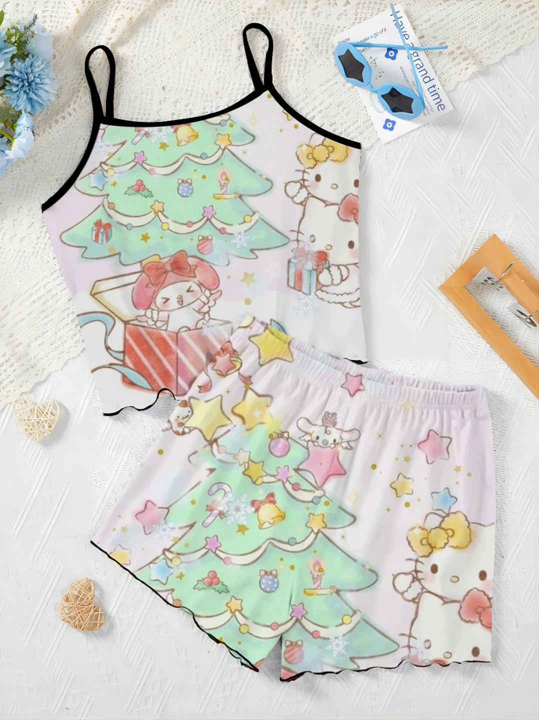 

Disney cartoon element edge wrapped nightgown, 3D printed suspender two-piece set, lettuce flower shaped skirt showcasing charm